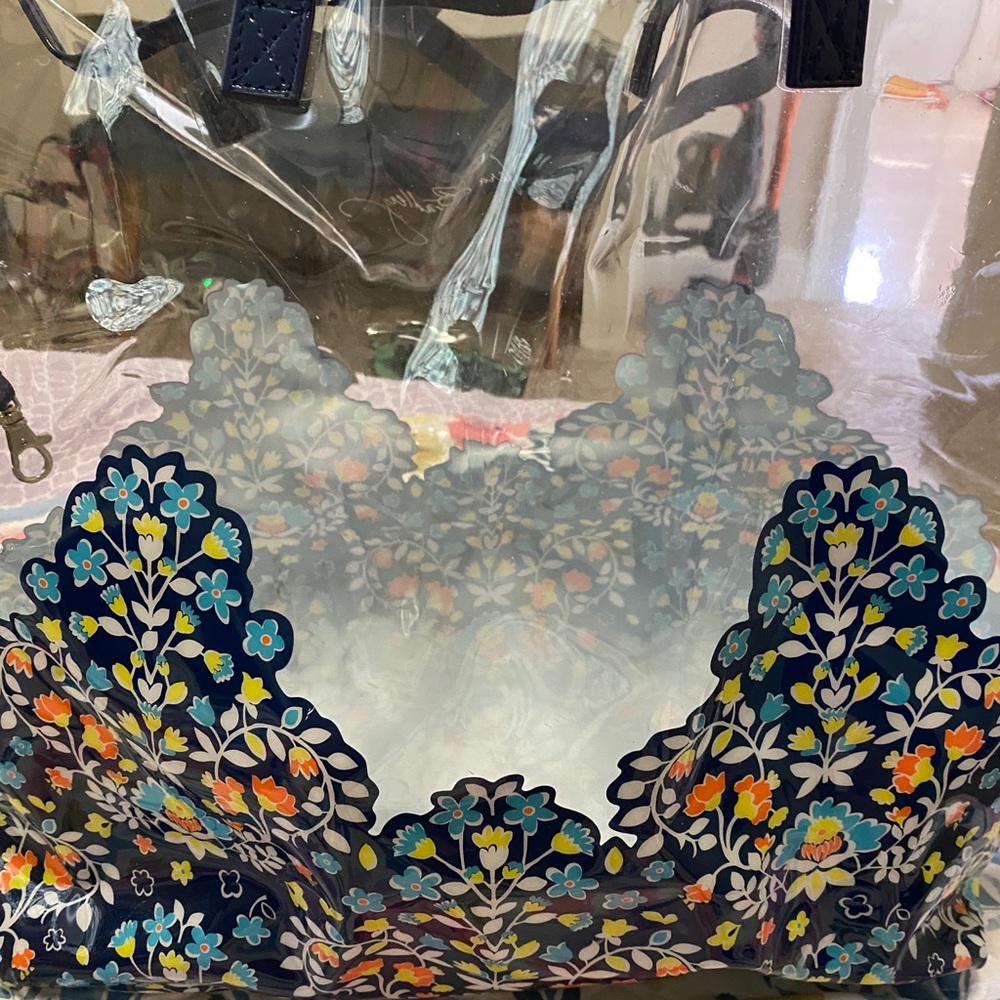 2 Vera Bradley beach bags and a matching wallet - Picture 5 of 6